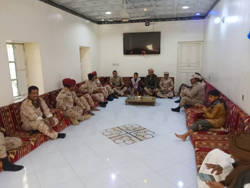 رئيس عمليات قوات حماية حضرموت يقوم بزيارات معايدة في غيل بن يمين ويتفقد النقاط والافراد المرابطين في معسكر نحب