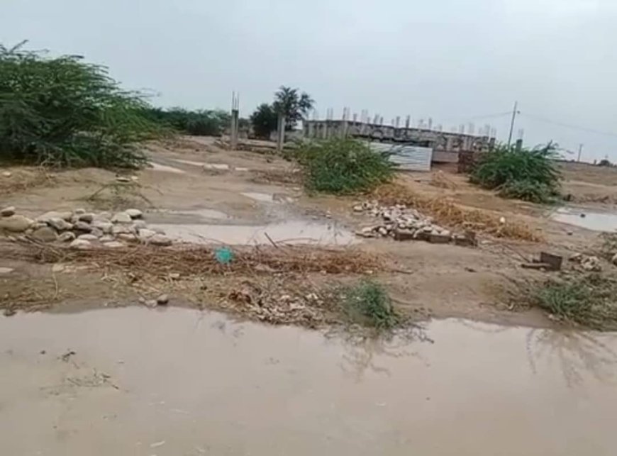 تضرر أصحاب البيوت الطينية والعشش في أبين بسبب الأمطار الغزيرة