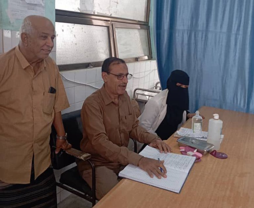 المفلحي يقوم بزيارة عيدية للمرافق الصحية بمديرية المنصورة