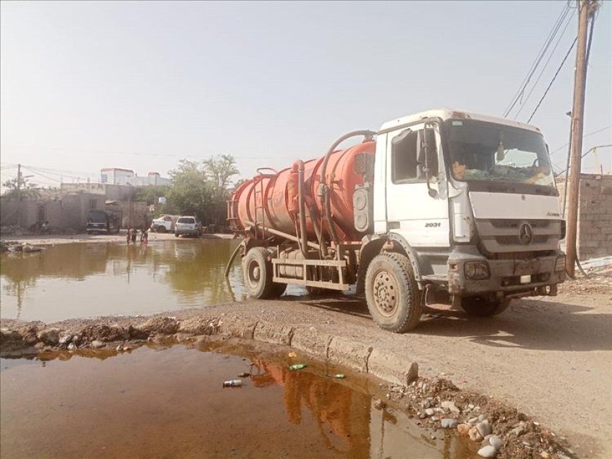 جهود متواصلة في خورمكسر لاحتواء آثار المنخفض الجوي وتحسين تصريف المياه