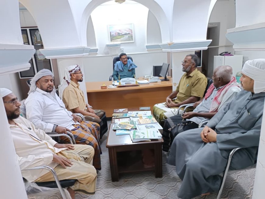 مدير عام تريم يستقبل المهنئين بعيد الفطر المبارك ويشدد على الالتزام بالدوام الرسمي