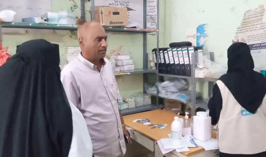 باجميل يطلع على سير العمل بالوحدة الصحية في منطقة عمودية بمديرية زنجبار