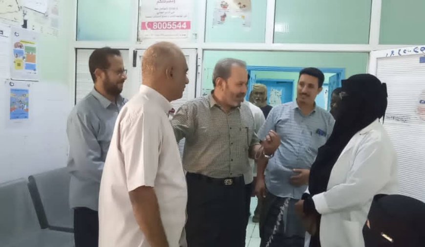 مدير الصحة بأبين يطلع على سير العمل بمستشفى زنجبار ويشيد بمكتب الصحة بزنجبار وادارة المستشفى