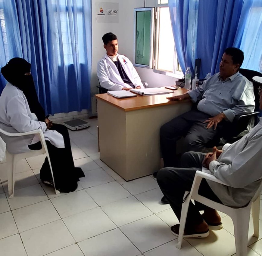 مدير مكتب الصحة والسكان بخنفر يتفقد مركز العزل الكود ويشيد بجهود الكادر الطبي