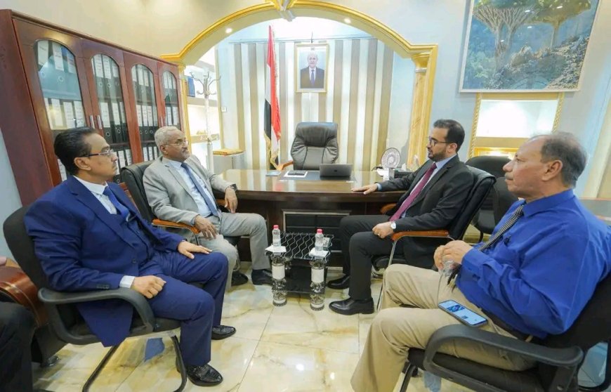 وزير الخدمة المدنية يتفقد مستوى الانضباط الوظيفي عقب انتهاء إجازة عيد الفطر