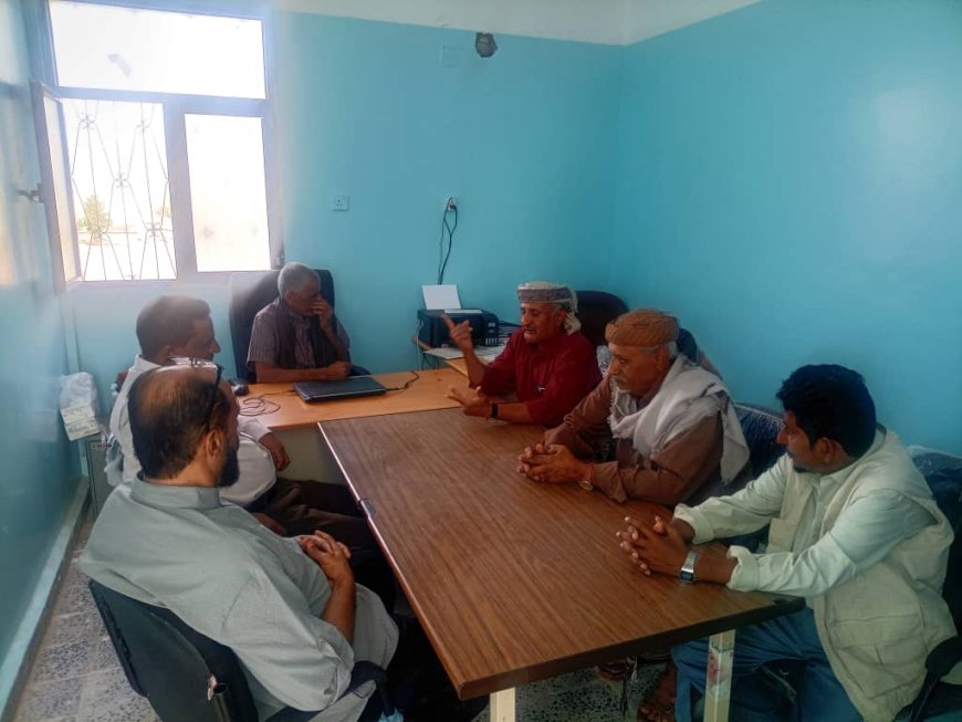 القائم بأعمال الأمين العام للمجلس المحلي مديرية حبان بشبوة يتفقد مستوى الانضباط الوظيفي عقب إجازة عيد الفطر 