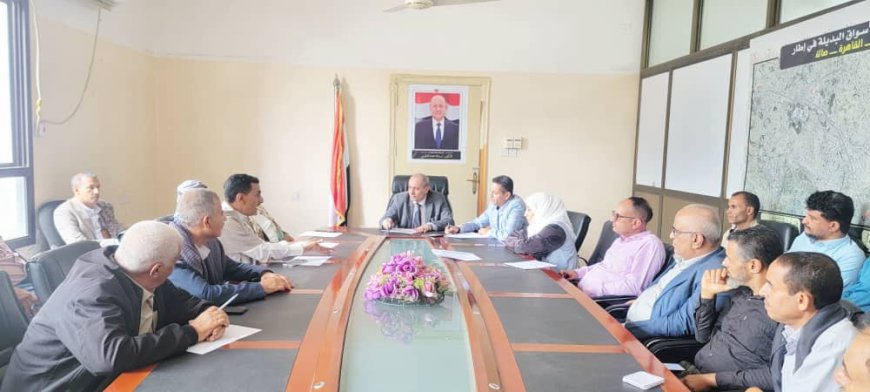 وكيل اول محافظة تعز يوجه برفع الجاهزية وتشكيل غرفة عمليات تزامناً مع موسم الأمطار