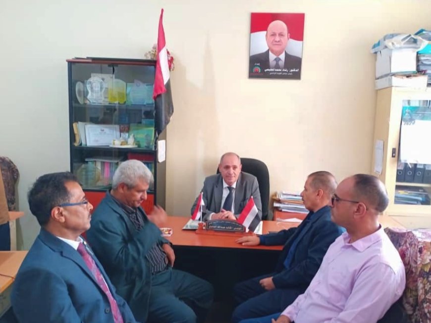 وكيل أول محافظة تعز يطّلع على مستوى الانضباط الوظيفي عقب إجازة عيد الفطر