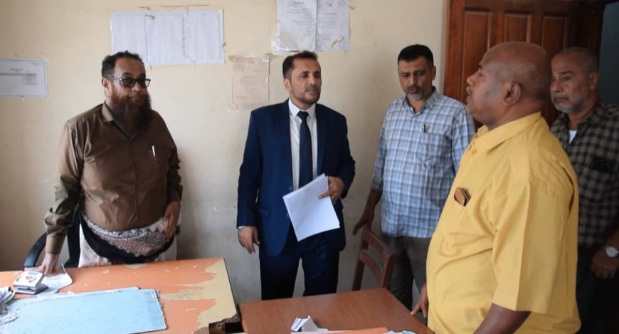 الزامكي يتفقد مستوى الانضباط الوظيفي في البريقة ومكتب الأشغال عقب إجازة عيد الفطر