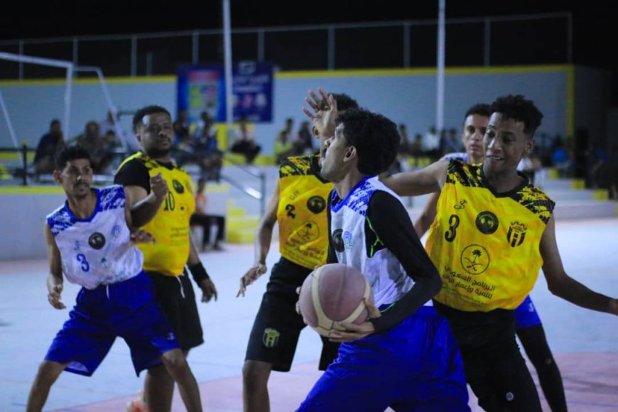 اشتداد المنافسة في سلة حضرموت.. الهلال يُربك المتصدر والسلام يخطف فوزًا مثيرًا