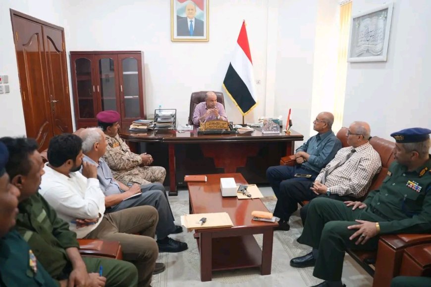 عضو مجلس القيادة محافظ حضرموت يترأس اجتماعا موسعا لمعالجة قضايا الأراضي وتعزيز سيادة القانون