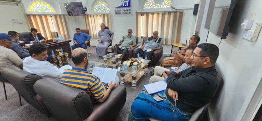 نائب مدير عام الاتصالات السلكية وللاسلكيةفرع ساحل حضرموت يترأس اجتماعاً طارئاً لمواجهة تداعيات المنخفض الجوي