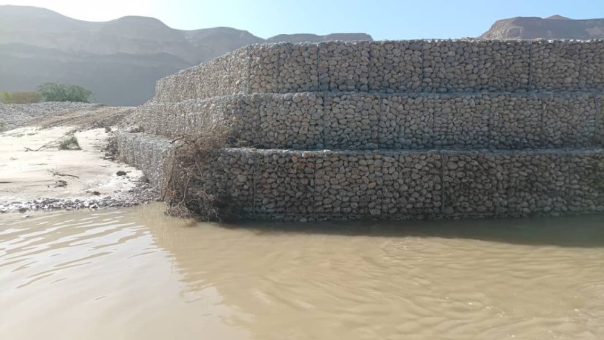 مدير عام مديرية القطن ومدير مكتب الأشغال يتفقدان مناطق تضررت بالسيول