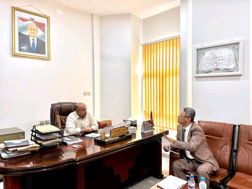 الخنبشي يناقش أوضاع صندوق النظافة والتحسين بوادي حضرموت والصحراء