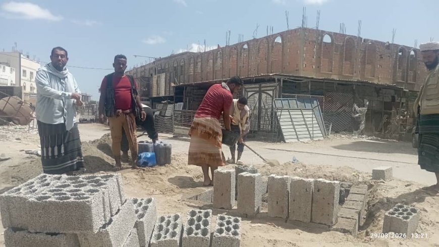 مدير عام خنفر يطّلع على الترتيبات النهائية لتدشين مشروع سفلتة طريق جعار – الحصن – باتيس