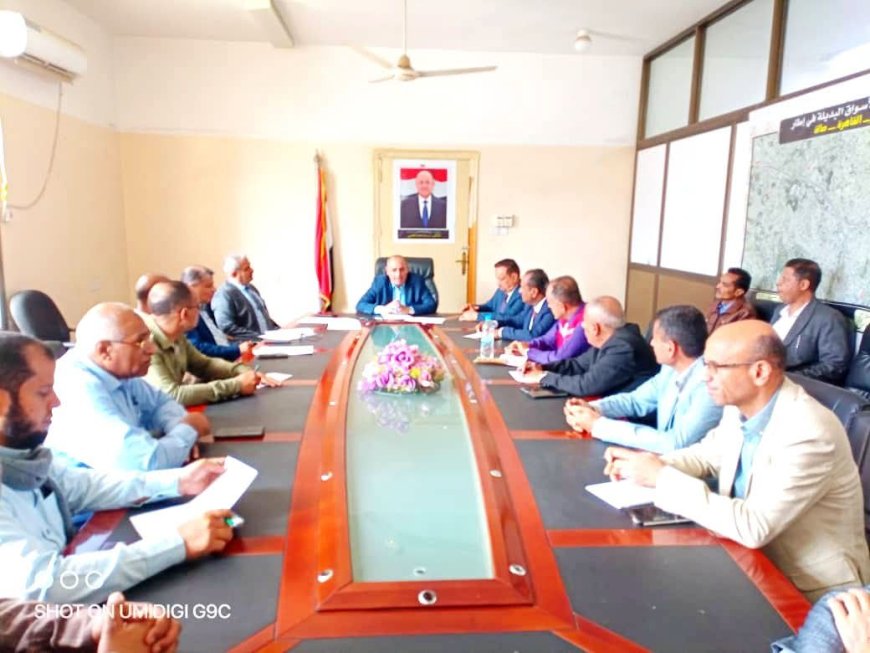 السلطة المحلية بتعز تقر جملة من التدخلات العاجلة لمواجهة أضرار السيول