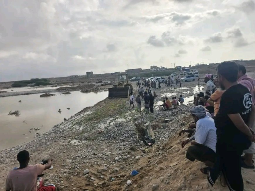 مدير عام سيحوت: إعادة فتح الطريق الدولي بعد إزالة أضرار السيول