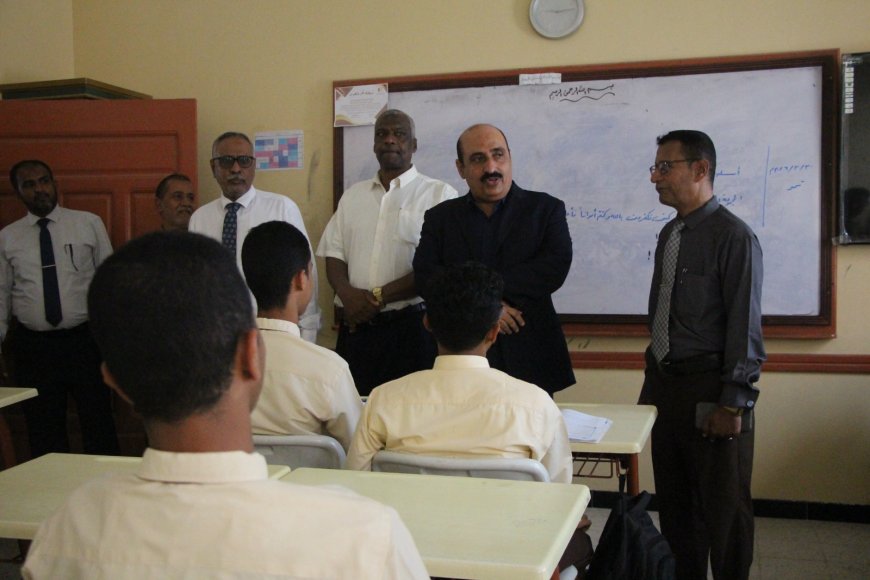 مدير تربية ساحل حضرموت يطلع على سير الدراسة في عدد من مدارس وثانويات منطقة ربوة خلف بمديرية المكلا