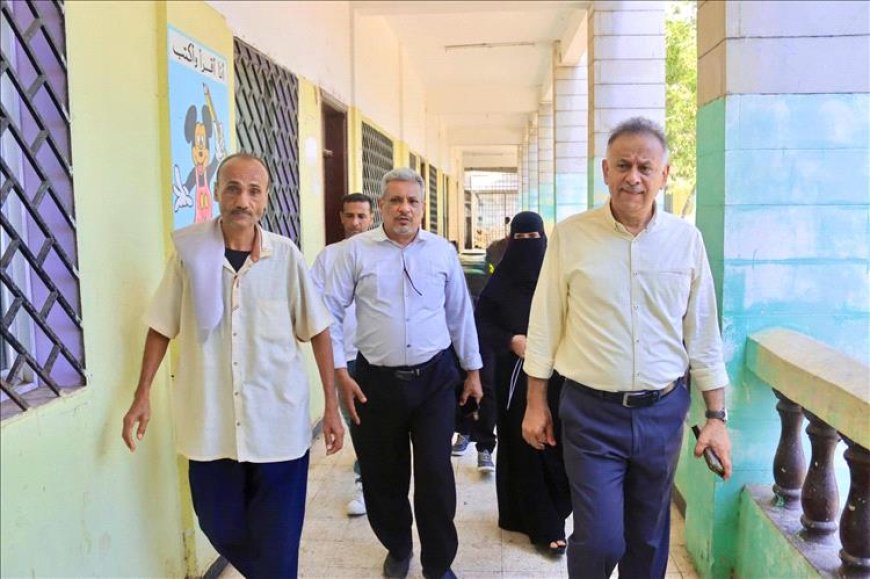 الجاوي يتفقد انتظام الدراسة في مدارس المعلا عقب إجازة عيد الفطر ويؤكد على تعويض الفاقد التعليمي