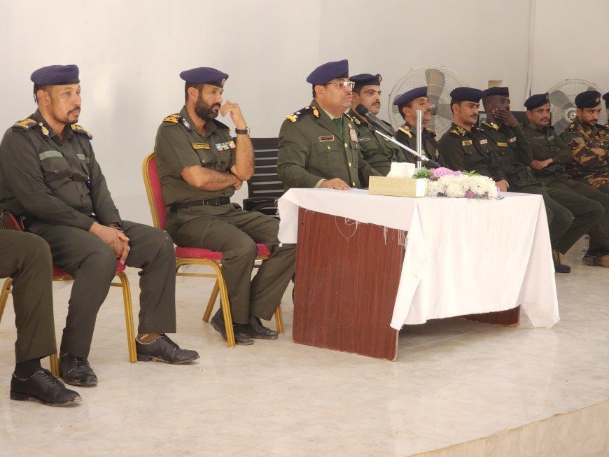 مدير كلية الشرطة حضرموت يلتقي طلاب الكلية عقب إنتهاء إجازة العيد ويؤكد على الانضباط والتحصيل العلمي
