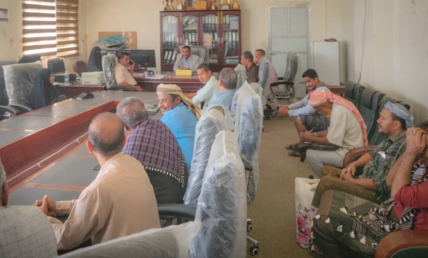 وكيل محافظة أبين يتفقد مكتب الصحة ويؤكد: خطة المئة يوم أولوية لإنعاش القطاع الصحي