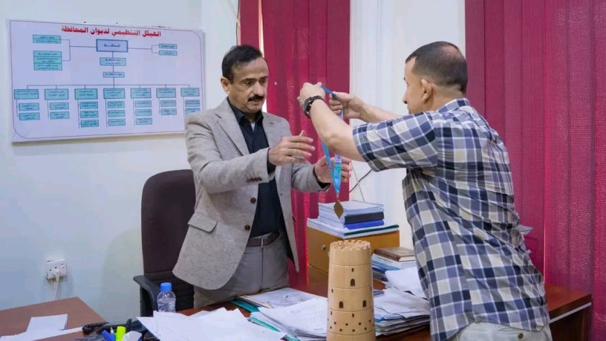 المحافظ بن الوزير يشيد بانجاز نادي التضامن، ويُوجّه باعتماد إقامة بطولة “كأس شبوة” لكرة القدم