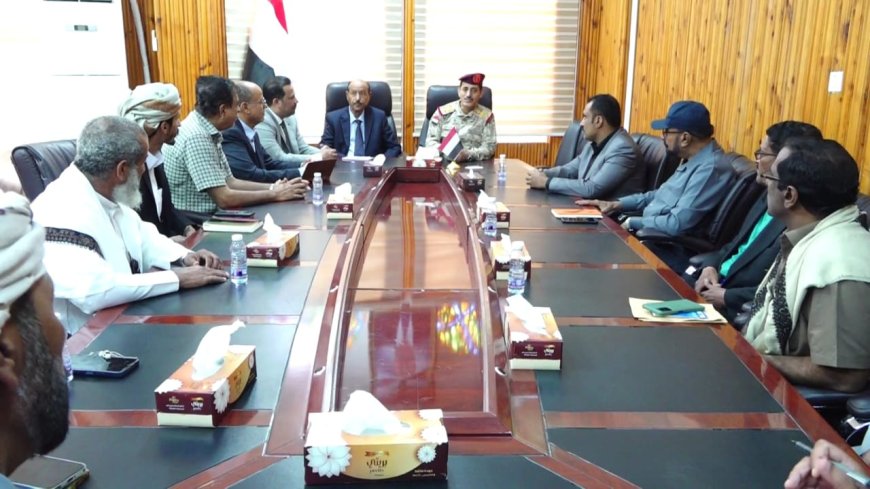 وزير الدفاع ووكيل حضرموت يترأسان اجتماعاً أمنيا مشترك للأجهزة الأمنية والسلطات المحلية بمديرية الوادي والصحراء