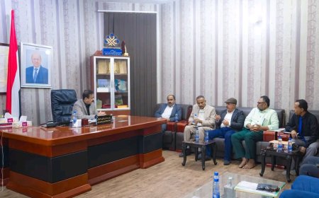 المحافظ بن الوزير يشيد بتحسن مستوى التوريد إلى الأوعية البنكية ويؤكد على تعزيز الانضباط المالي وتطوير أدوات الرقابة