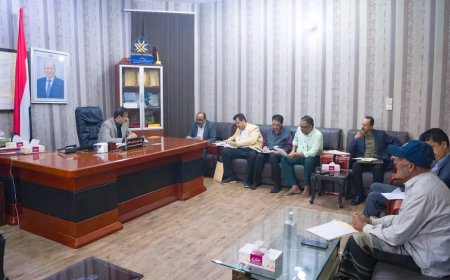 المحافظ بن الوزير يشدد على تعزيز الموارد المالية للقطاع السمكي وضبط الإيرادات