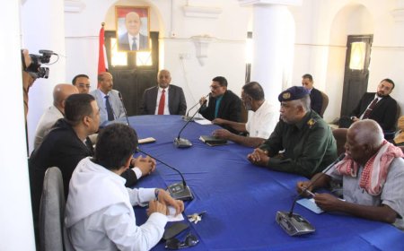 وزير الإدارة المحلية يترأس اجتماع تنفيذي تريم ويبحث تعزيز التكامل بين الحكومة والسلطات المحلية