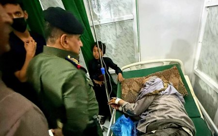 مدير عام شرطة شبوة يطمئن على صحة مدير شرطة حطيب عقب تعرضة لوعكة صحية