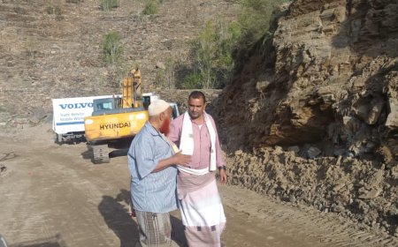 مدير عام سرار يتفقد العمل بمشروع طريق باتيس – رصد ويشيد بجهود القائد أبو زرعة المحرمي