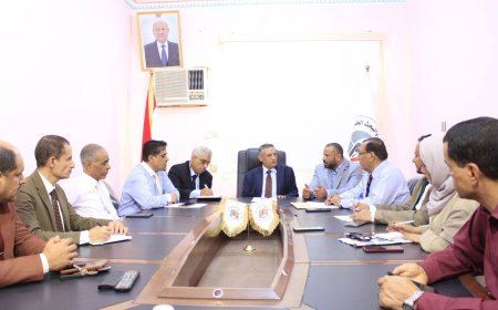 وزير التعليم العالي يناقش تفعيل إنشاء قرار جامعة الضالع وتعزيز التعليم الأكاديمي