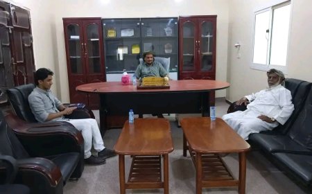 أمين عام محلي حصوين يلتقي ممثل مشروع الأشغال العامة لمناقشة مشروع الجابيونات