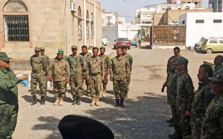 توجيهات أمنية في شرطة القاهرة بعدن لتعزيز الانضباط ومواصلة الأداء رغم تأخر الرواتب