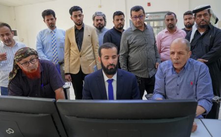 محافظ أبين يزور مصنع الوحدة للأسمنت بمديرية خنفر