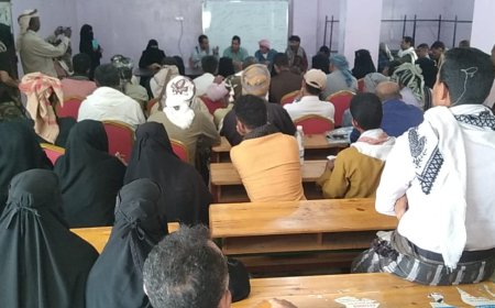 مدير عام خنفر يناقش مع منظمة كير شكاوى سقوط أسماء المستفيدين