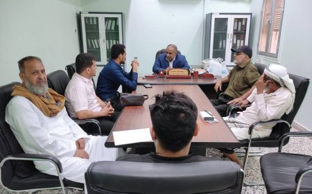 رئيس هيئة مستشفى الرازي أبين يلتقي بمؤسسة نهد التنموية لبحث التعاون الصحي لإقامة مخيم جراحي