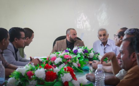 محافظ الضالع يعقد اجتماعًا مع قيادات الصحة لبحث تطوير الخدمات الطبية