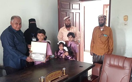 لحج.. مدرسة (العُلا) تُكرم وتُعايد قيادتها التربوية