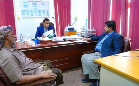 المحافظ بن الوزير يوجّه بضرورة التوسع في زراعة القمح ومعالجة أضرار السيول في شبوة