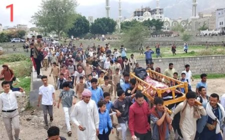 تعز تشيع طفلاً استُشهد برصاص قناص حوثي