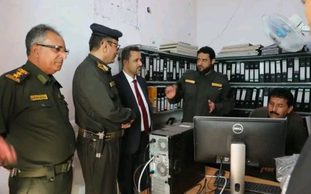 محافظ لحج يفتتح فرع جديد للأحوال المدنية والسجل المدني بالمدينة الخضراء في لحج