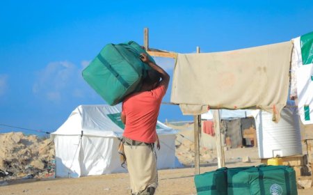 مركز الملك سلمان يقدم استجابة عاجلة للمتضررين من المنخفض الجوي في مخيمات النازحين بمديرية الريدة وقصيعر