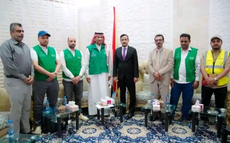 المحافظ بن الوزير يستقبل الفريق الهندسي للمركز السعودي لإعادة إعمار اليمن