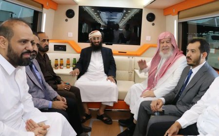 وزير الأوقاف يقف على جاهزية أسطول نقل حجاج بلادنا بين مطار جدة والأراضي المقدسة