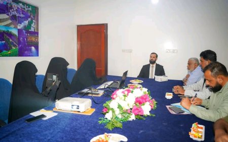 محافظ أبين يزور مؤسسة أنهض للتمكين ويؤكد مساندة ودعم جهود المجتمع المدني