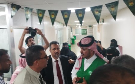 محافظ لحج يبحث مع البرنامج السعودي للإعمار مشاريع تنموية ويطلعان ميدانياً على مستشفى ابن خلدون