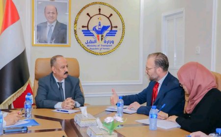 وزير النقل يبحث مع مستشار المبعوث الأممي أوضاع القطاع وسبل دعمه وتطويره