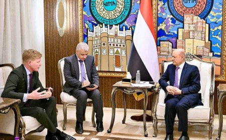 رئيس مجلس القيادة: استمرار ارتهان المليشيات الحوثية للنظام الإيراني يبقي هدف استعادة مؤسسات الدولة في صدارة الاولويات